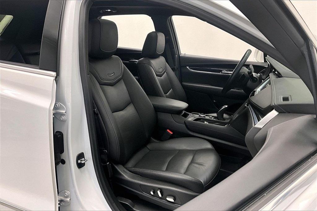 used 2020 Cadillac XT5 car, priced at $18,140