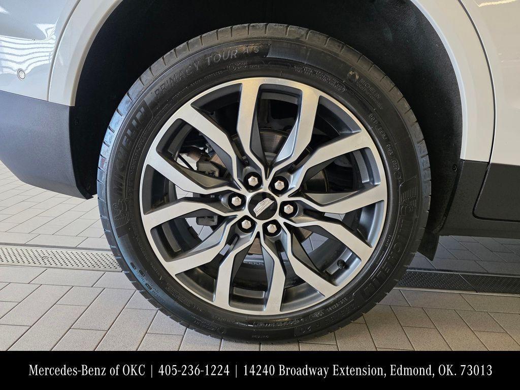 used 2021 Cadillac XT5 car, priced at $29,560