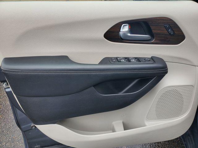 used 2021 Chrysler Pacifica car, priced at $22,100