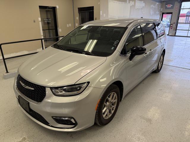 used 2024 Chrysler Pacifica car, priced at $27,500