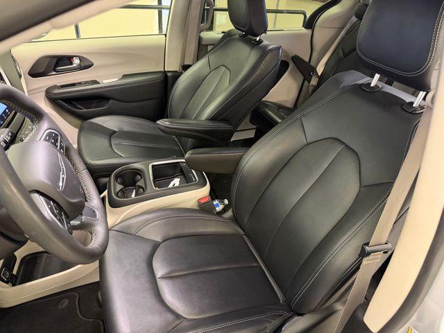 used 2024 Chrysler Pacifica car, priced at $27,000