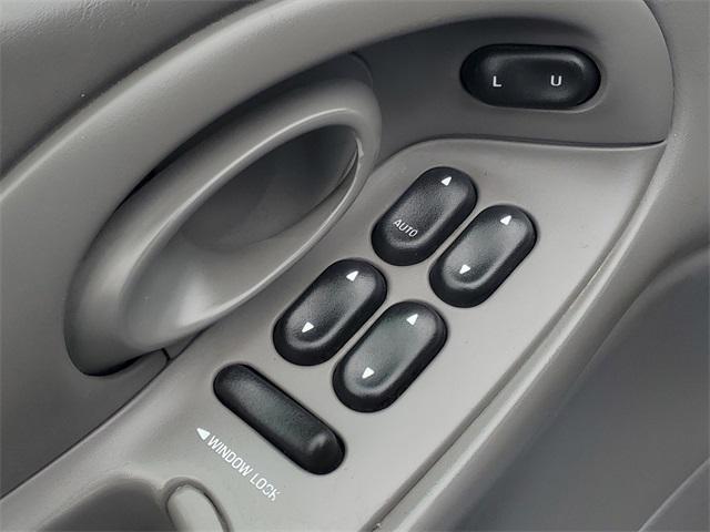 used 1998 Ford Taurus car, priced at $2,750