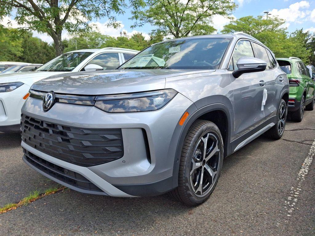 new 2025 Volkswagen Tiguan car, priced at $36,781