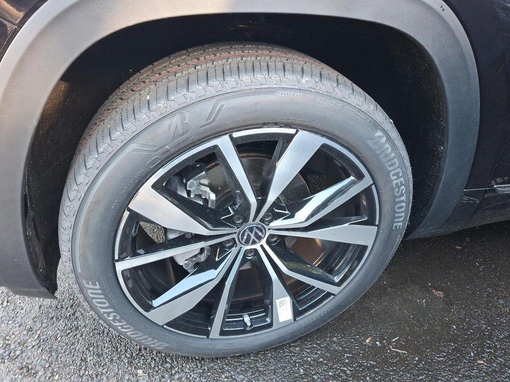 new 2026 Volkswagen Atlas Cross Sport car, priced at $57,045