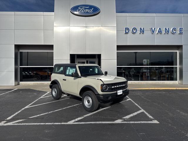 new 2025 Ford Bronco car, priced at $39,372