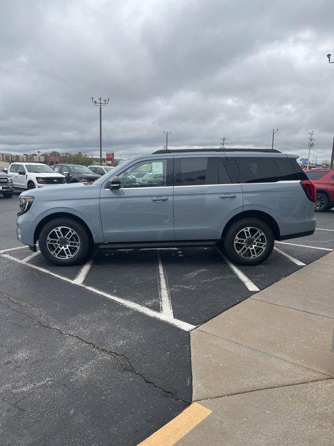 new 2025 Ford Expedition car, priced at $69,990