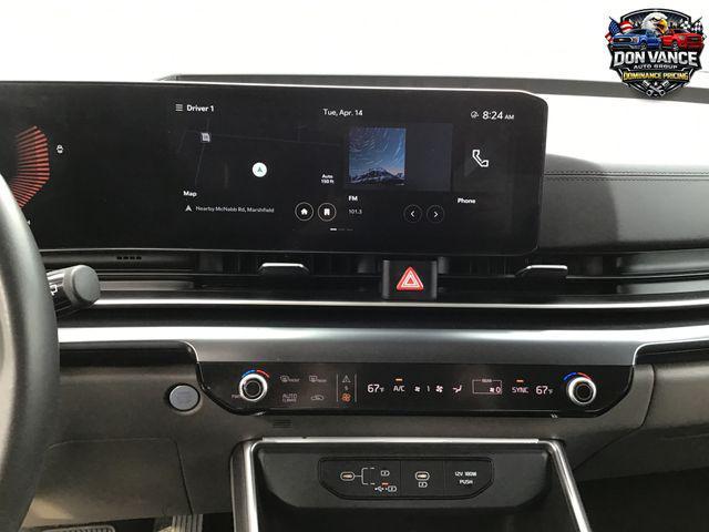 used 2025 Kia Carnival car, priced at $33,729