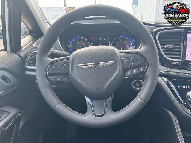used 2025 Chrysler Pacifica car, priced at $33,230