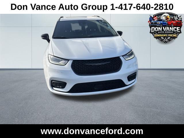 used 2025 Chrysler Pacifica car, priced at $32,985