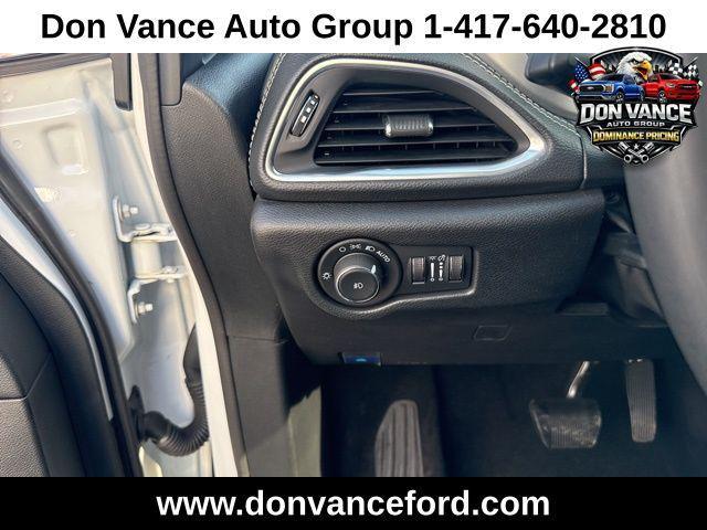 used 2025 Chrysler Pacifica car, priced at $32,985