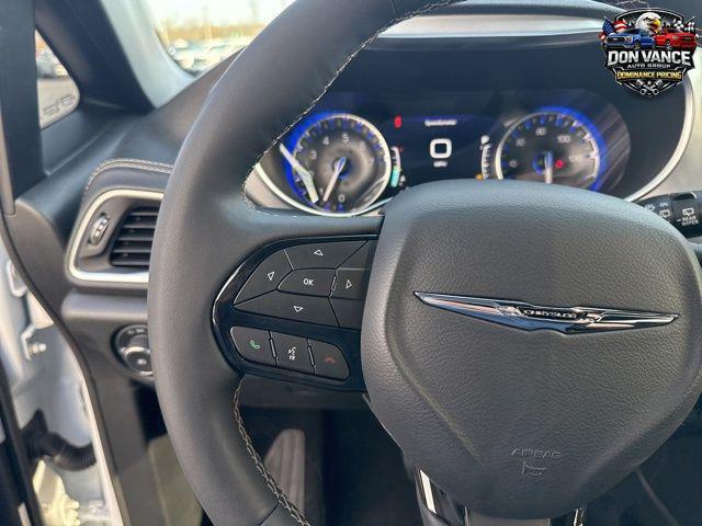 used 2025 Chrysler Pacifica car, priced at $33,230