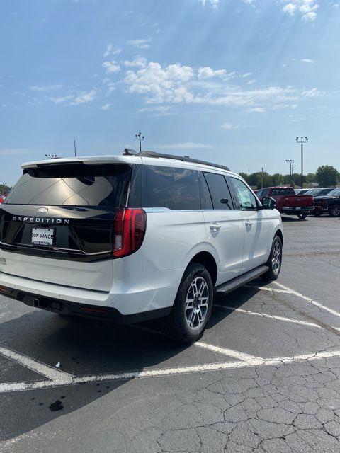 new 2025 Ford Expedition car, priced at $69,990