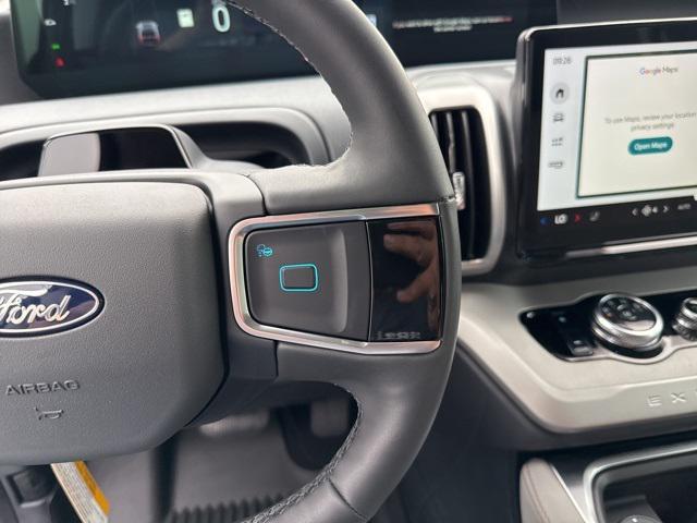 new 2025 Ford Expedition car, priced at $68,436