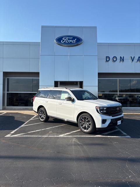 new 2025 Ford Expedition car, priced at $75,990