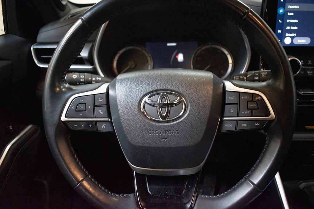 used 2023 Toyota Highlander car, priced at $36,995