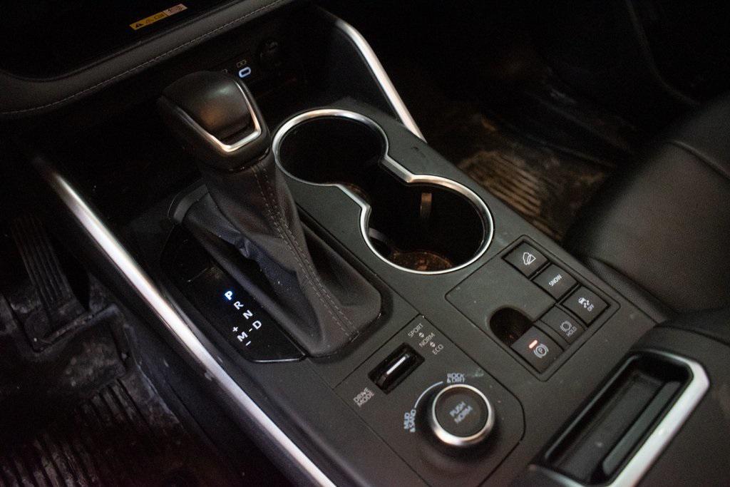 used 2023 Toyota Highlander car, priced at $36,995