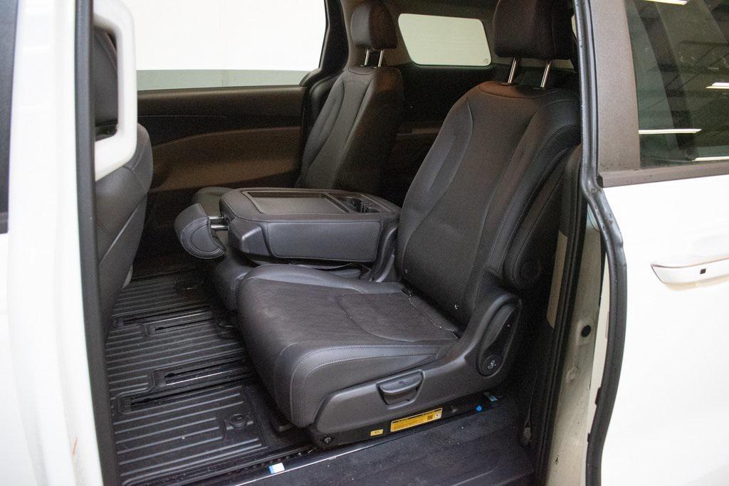 used 2026 Kia Carnival car, priced at $39,995