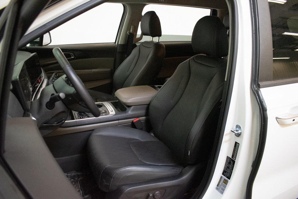 used 2026 Kia Carnival car, priced at $39,995