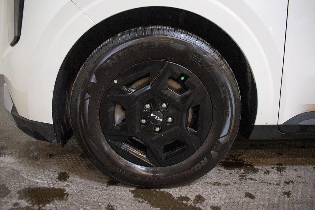 used 2026 Kia Carnival car, priced at $39,995