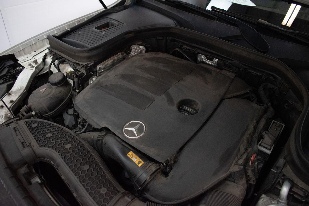 used 2022 Mercedes-Benz GLC 300 car