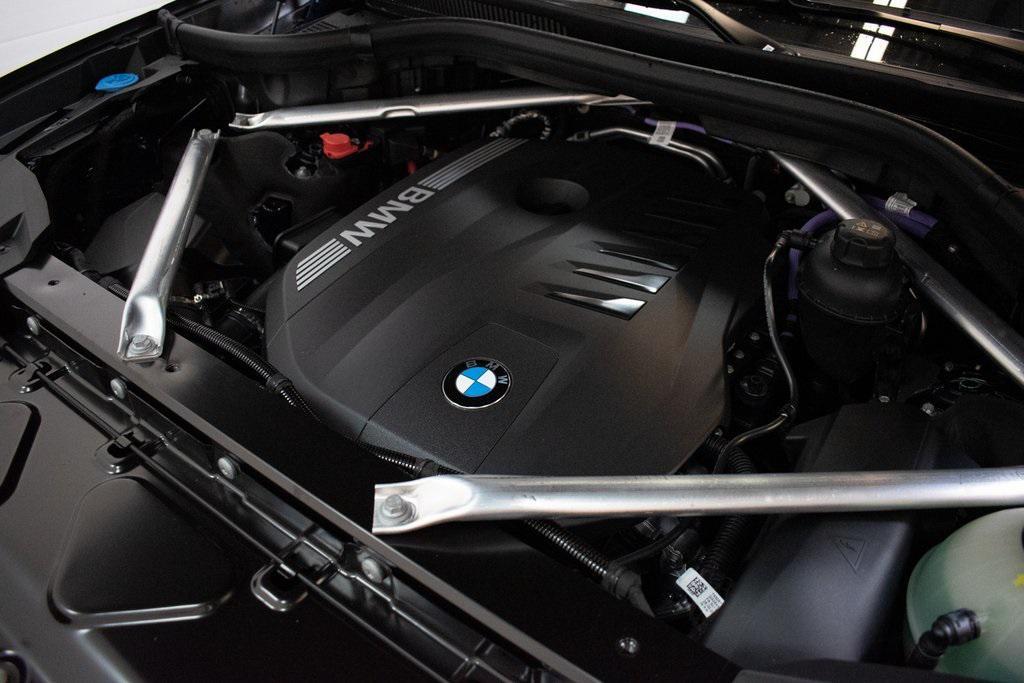 new 2026 BMW X7 car, priced at $95,575