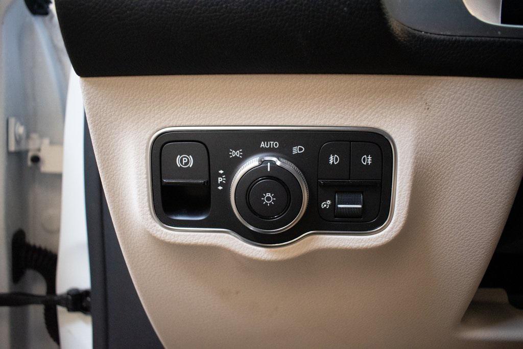 used 2022 Mercedes-Benz GLB 250 car, priced at $23,995