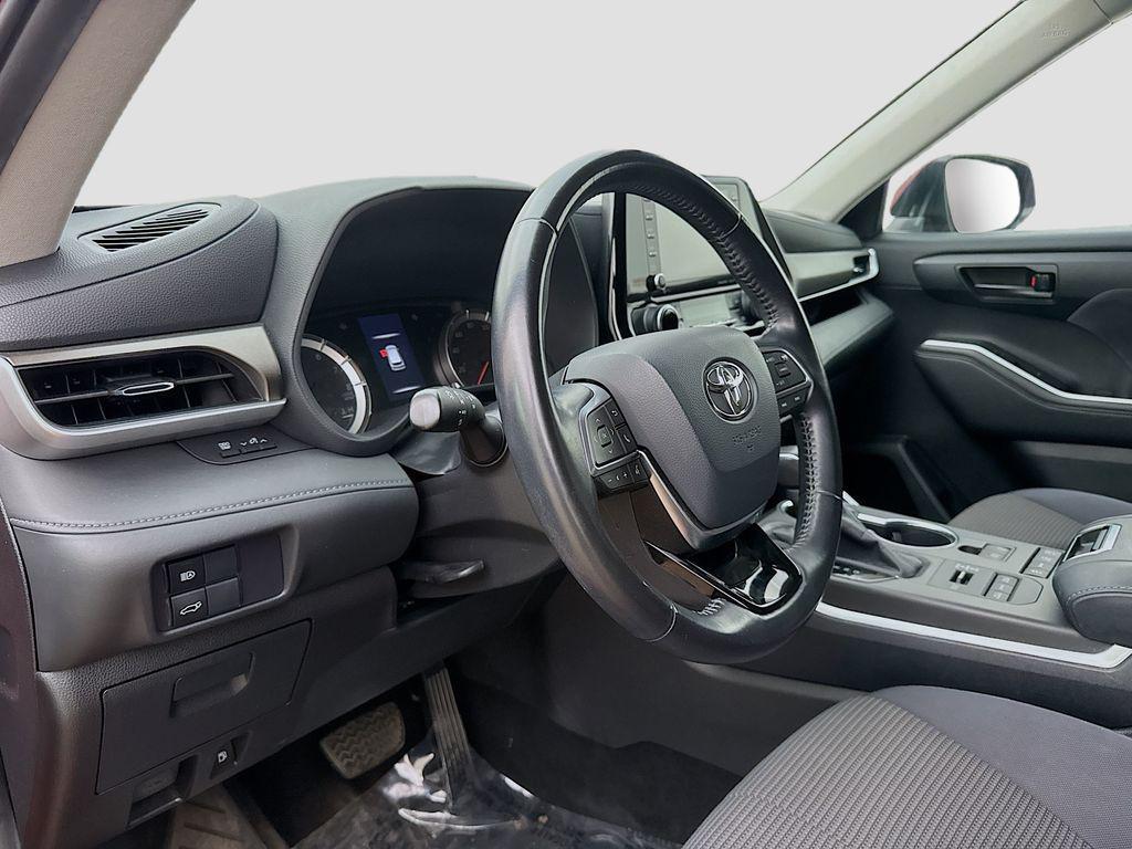 used 2020 Toyota Highlander car, priced at $21,995
