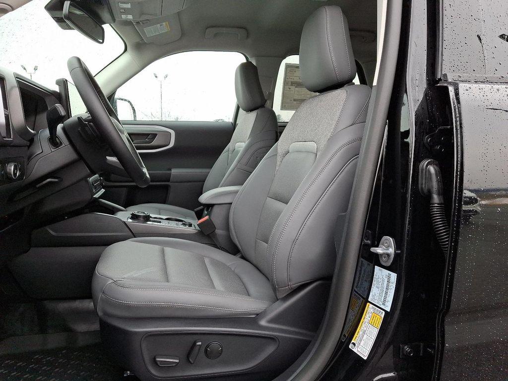 new 2025 Ford Bronco Sport car, priced at $39,090