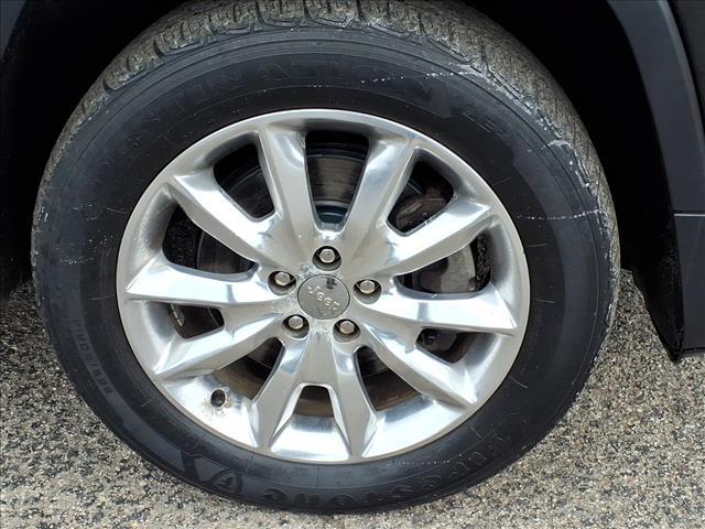 used 2015 Jeep Cherokee car, priced at $14,995