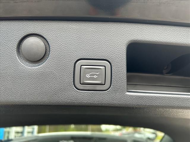 used 2025 Chevrolet Equinox car, priced at $29,271