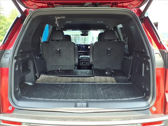 used 2025 Chevrolet Traverse car, priced at $44,272