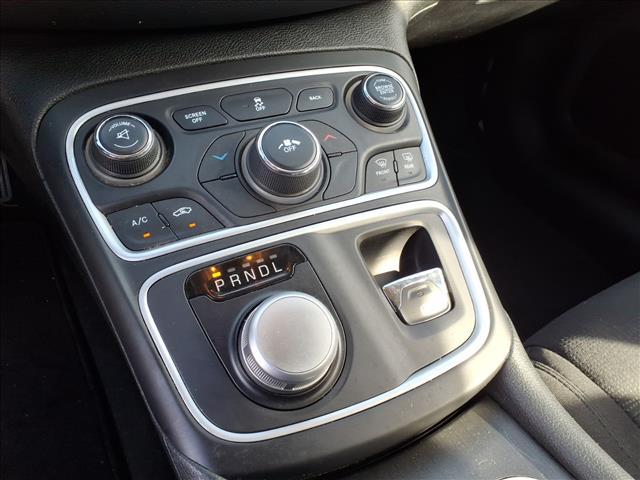 used 2015 Chrysler 200 car, priced at $4,275