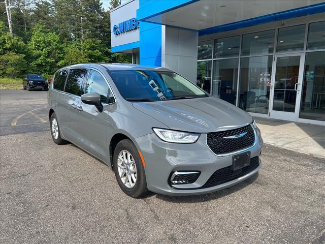 used 2023 Chrysler Pacifica car, priced at $26,275