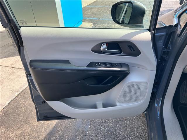 used 2023 Chrysler Pacifica car, priced at $26,275