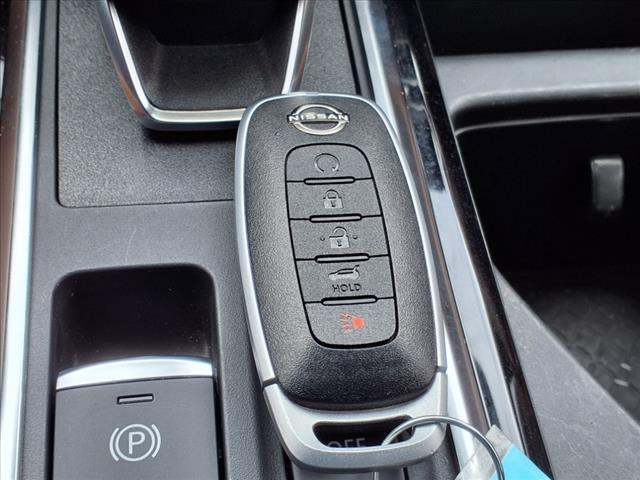 2024 Green Nissan Pathfinder