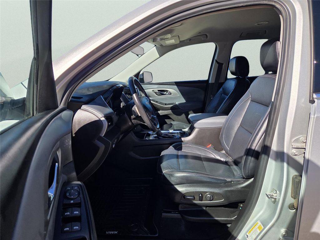 used 2021 Chevrolet Traverse car, priced at $19,686