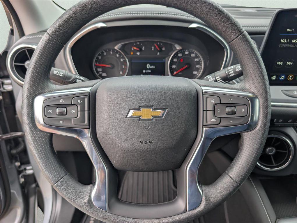 new 2025 Chevrolet Blazer car, priced at $36,974