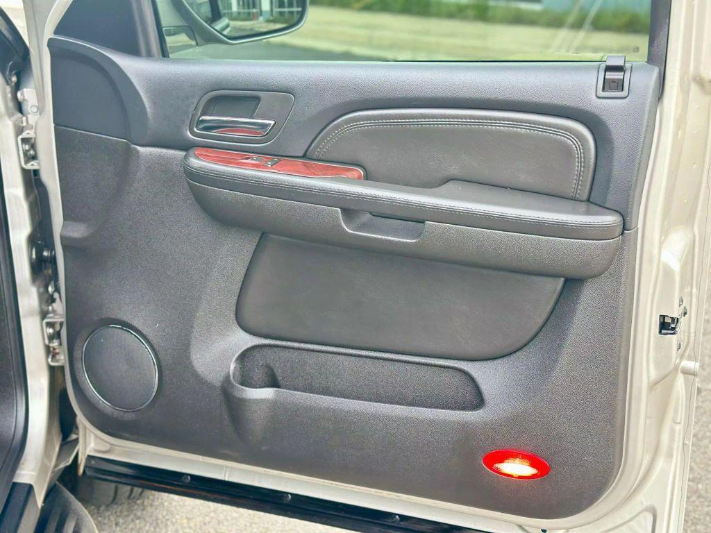 2008 Quicksilver Cadillac Escalade ESV