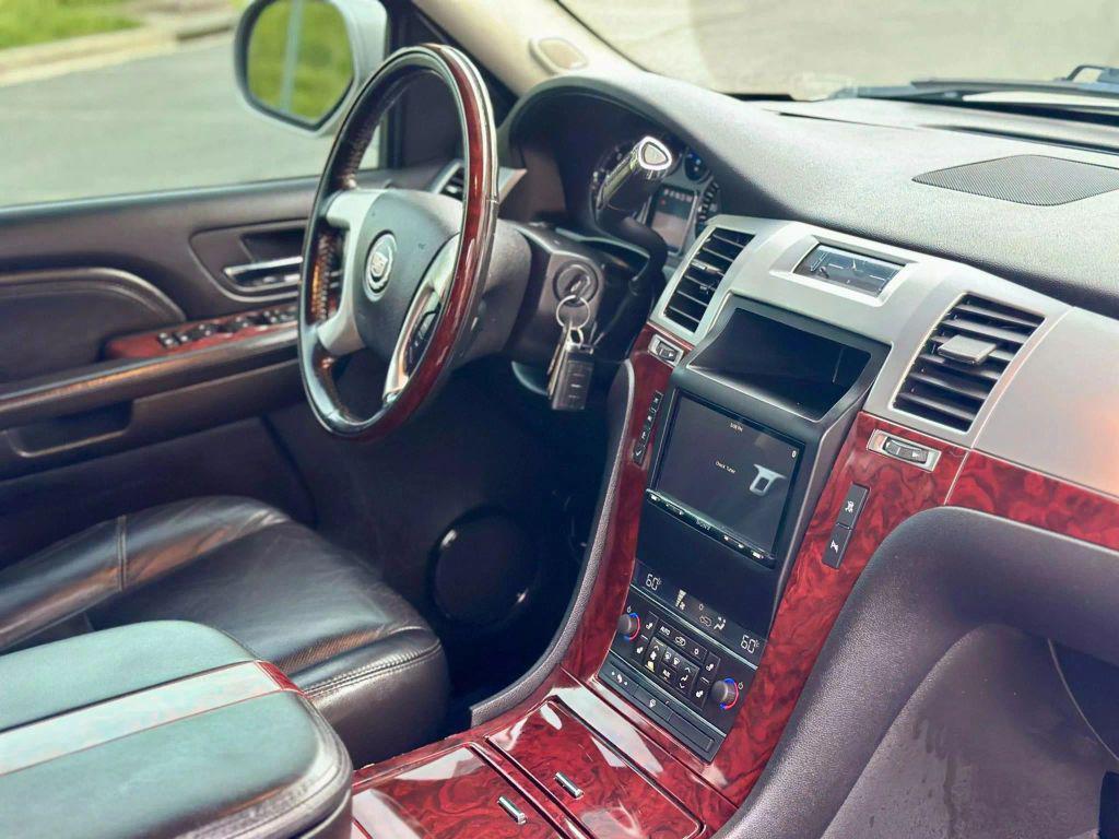 2008 Quicksilver Cadillac Escalade ESV