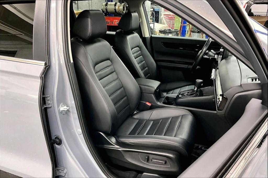 used 2025 Honda CR-V car, priced at $34,095