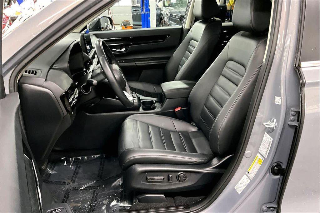 used 2025 Honda CR-V car, priced at $34,095