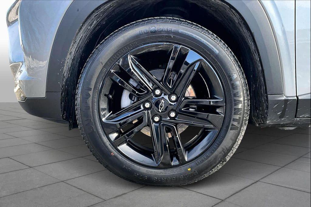 used 2025 Chevrolet Trax car, priced at $22,250