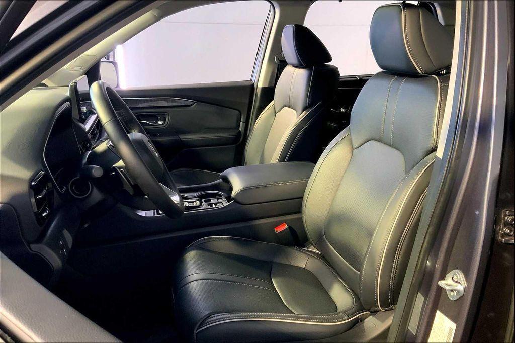 used 2025 Honda Pilot car, priced at $44,445