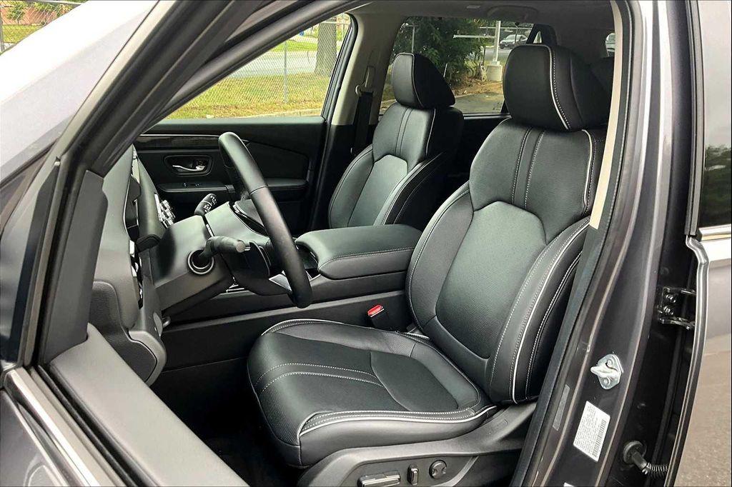 used 2025 Honda Pilot car, priced at $44,445