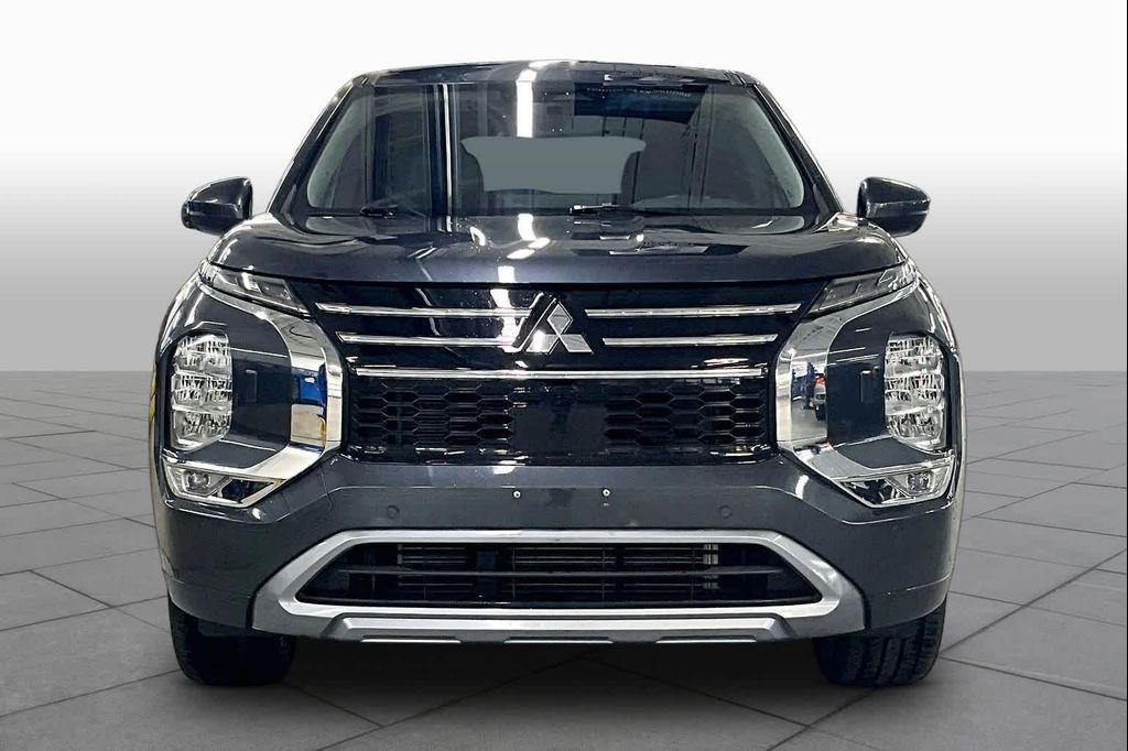 used 2025 Mitsubishi Outlander car, priced at $28,299