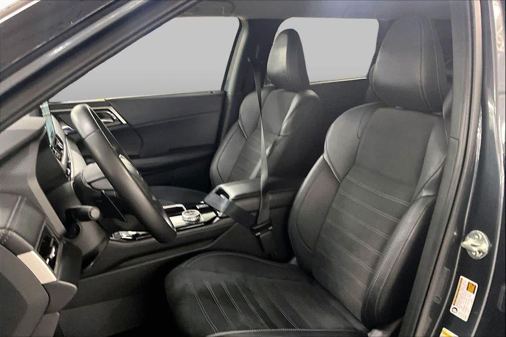 used 2025 Mitsubishi Outlander car, priced at $28,299