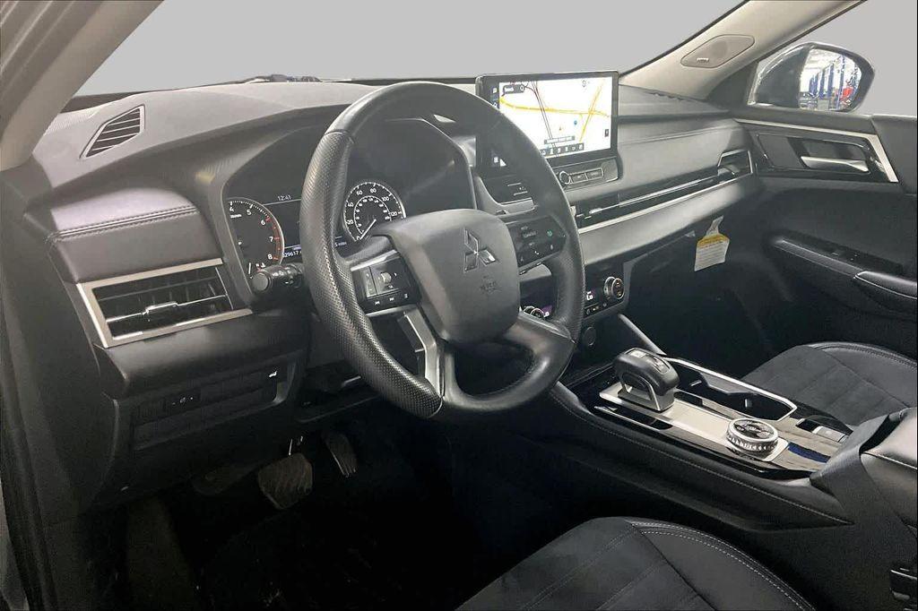 used 2025 Mitsubishi Outlander car, priced at $28,299