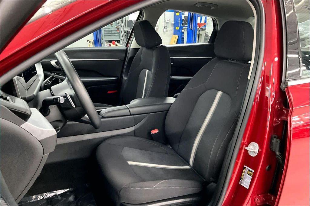 used 2025 Hyundai Sonata car, priced at $24,319