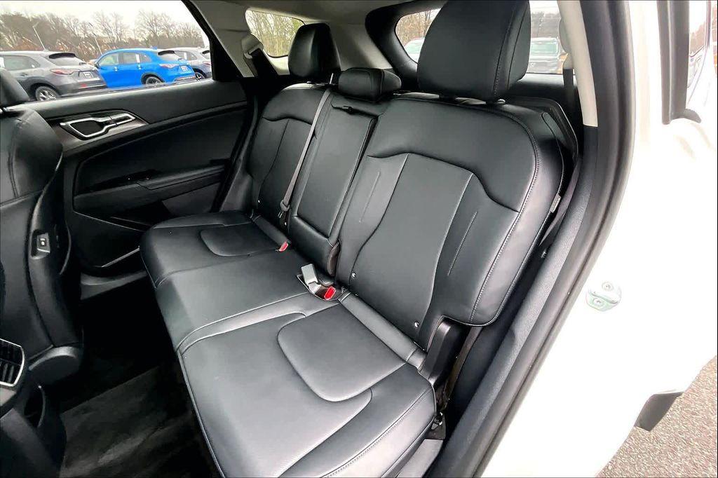 used 2025 Kia Sportage Hybrid car, priced at $30,500