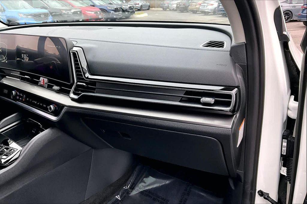 used 2025 Kia Sportage Hybrid car, priced at $30,500